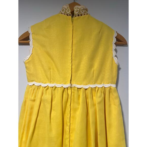 Vintage 1960s Yellow High Neck Column Dress w White Lace Contract Trim Small JL - Picture 8 of 12